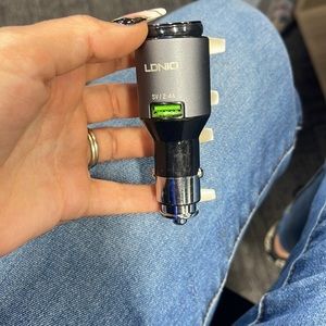 LDNIO car charger